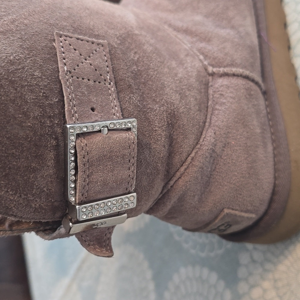 UGG tan suede boots size 8 - Picture 3 of 6